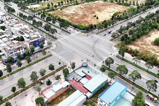 Giải tỏa kẹt xe trên Quốc lộ 13 và đường Mỹ Phước - Tân Vạn