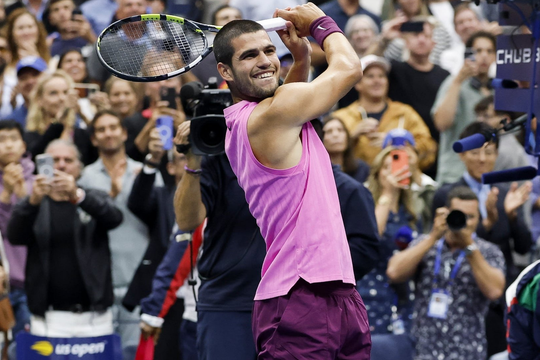 Alcaraz trở lại đỉnh thế giới