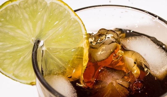 Uống 3 lon nước ngọt mỗi ngày, người đàn ông 31 tuổi nhận "kết cục đáng sợ"