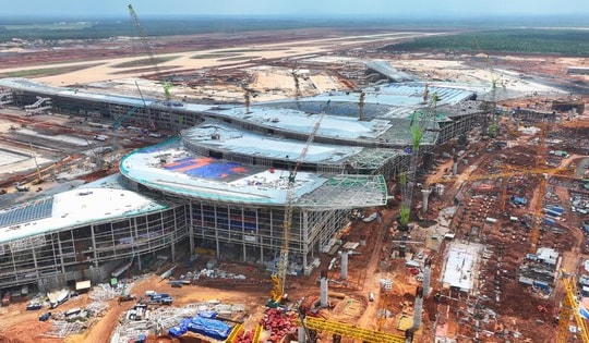 Cân nhắc kỹ khi chuyển toàn bộ chuyến bay quốc tế từ Tân Sơn Nhất về Long Thành