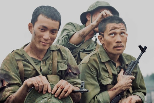 'Mưa đỏ' thu 600 tỷ đồng sau 3 tuần