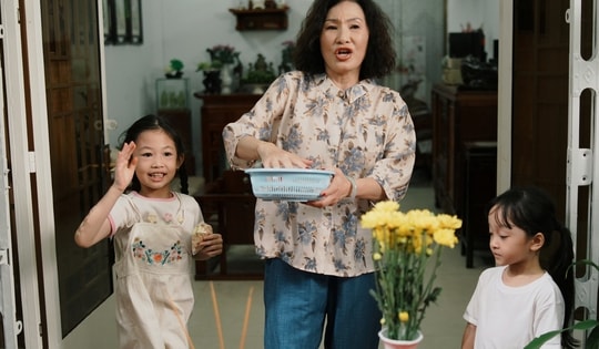 Tuổi ấu thơ thời 6X, 7X của Hồng Đào, Việt Hương có gì đặc biệt?