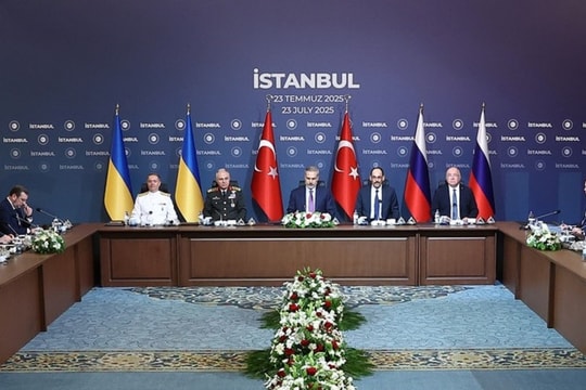 Điện Kremlin: Đàm phán hòa bình với Ukraine tạm dừng