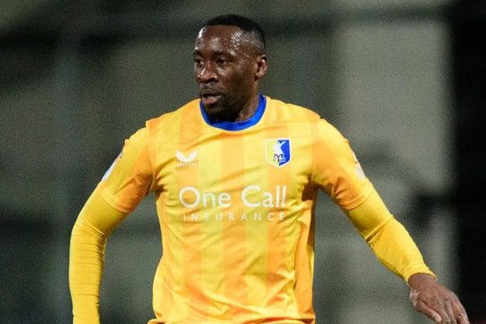 Cầu thủ đi tù vì gây chết người vẫn được đăng ký thi đấu