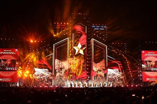 Concert 'Tôi yêu Tổ quốc tôi' và màn bắn pháo hoa sẽ khép lại Triển lãm thành tựu đất nước