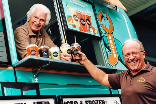 Từ chiếc xe tải bán đá bào đến đế chế doanh thu 500 triệu USD