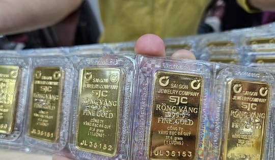 Sáng nay 12-9, giá vàng miếng SJC, vàng nhẫn tiếp tục lao dốc