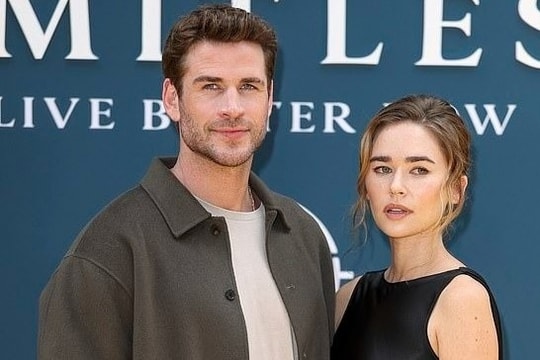 Liam Hemsworth đính hôn