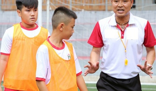 Sau 'Anh trai vượt ngàn chông gai', cựu danh thủ Nguyễn Hồng Sơn quay lại chương trình trên VTV3