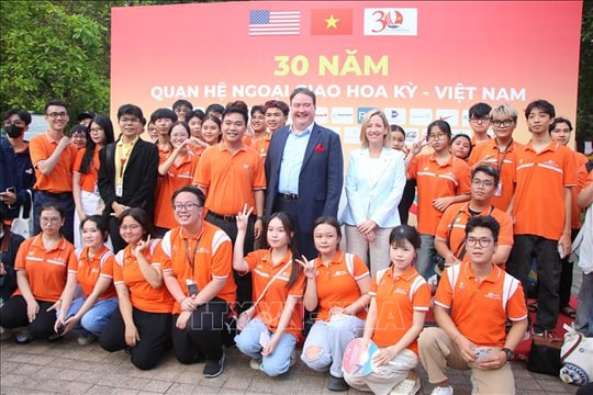 Giao lưu hữu nghị Việt Nam - Hoa Kỳ nhân kỷ niệm 30 năm thiết lập quan hệ ngoại giao