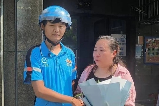 Tài xế giao hàng cứu sống bà chủ mắc kẹt trong kho lạnh