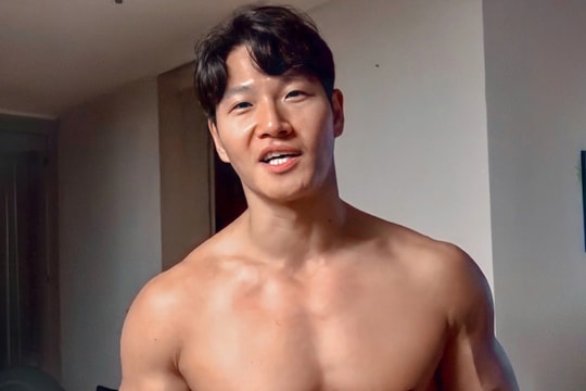 Kim Jong Kook xin lỗi