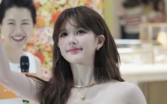 Triệu Lộ Tư tức giận