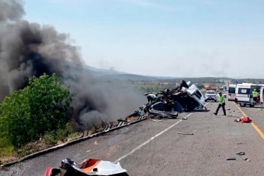 Tai nạn thảm khốc ở Mexico, ít nhất 15 người thiệt mạng