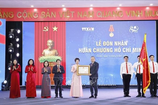 Nổi bật tuần qua: Quản lý chặt thị trường tiền tệ, vàng, chứng khoán; Cảnh báo lộ lọt dữ liệu cá nhân trên không gian mạng