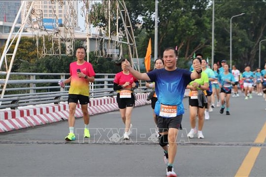 Sôi nổi giải 'VnExpress Marathon Can Tho 2025'