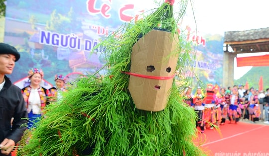 Lễ cúng tổ tiên của người Lô Lô nơi cực Bắc Tổ quốc