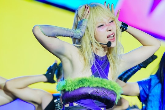 30 Em xinh đáp trả