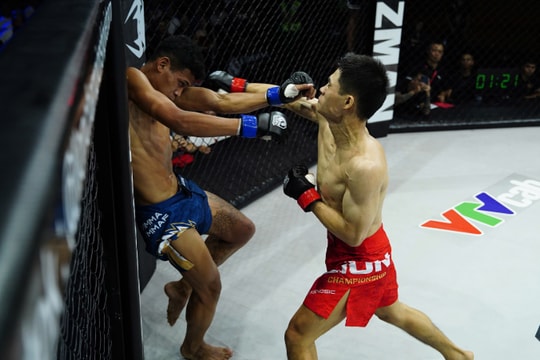 Cận cảnh võ sĩ Việt Nam đánh ngất tuyển thủ Campuchia