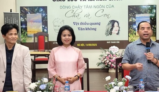 Ra mắt hai tập thơ 'Vệt thiều quang' và 'Vân không'