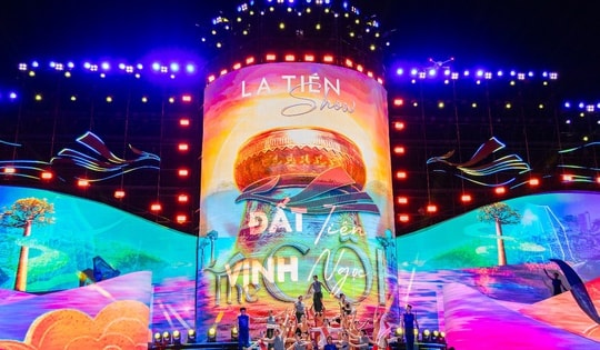 Hàng ngàn khán giả hòa trong không gian văn hóa nghệ thuật đỉnh cao cùng La Tiên Show – The Cội