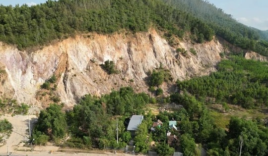 Đề xuất chuyển đổi rừng phòng hộ làm mỏ đất san lấp tại Gia Lai