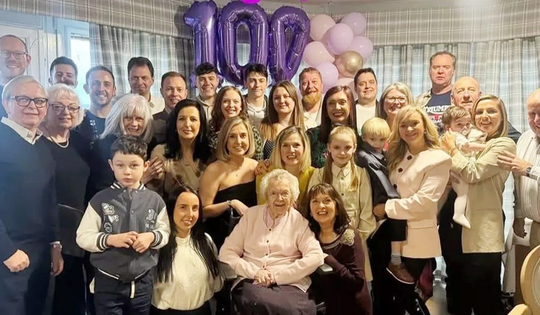 Bí quyết trường thọ của cụ bà 100 tuổi: Món khoái khẩu gây bất ngờ, ở Việt Nam nhiều vô kể