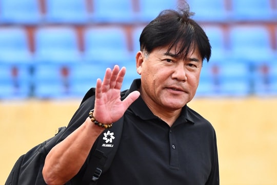Hé lộ HLV đầu tiên mất việc tại V.League 2025-2026