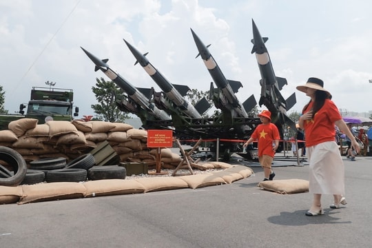 Lần đầu tiên Bộ Quốc phòng huy động nhiều loại khí tài hiện đại tham gia triển lãm