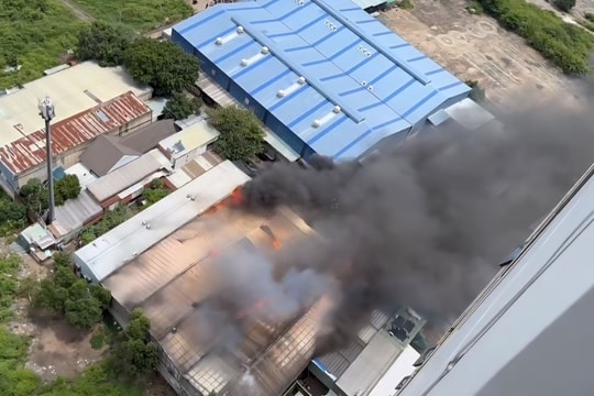 TP Hồ Chí Minh: Cháy lớn tại khu nhà xưởng phường Thuận Giao