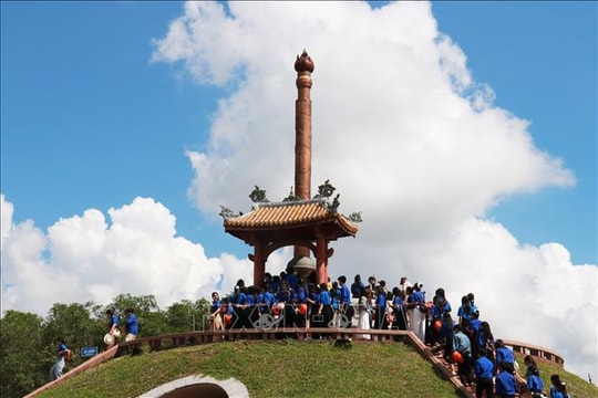 Tri ân chiến sĩ Thành cổ Quảng Trị: Tiếp lửa truyền thống yêu nước cho thế hệ trẻ