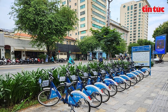 Xe đạp công cộng vẫn 'loay hoay' tìm chỗ đứng giữa nhịp sống đô thị TP Hồ Chí Minh