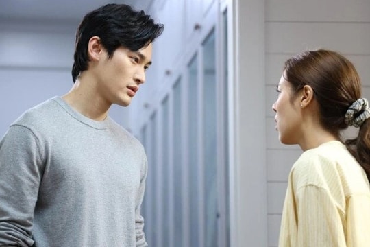 Người đàn ông lạ bất ngờ nói một câu, cả đời tôi sau đó sống trong thù hận