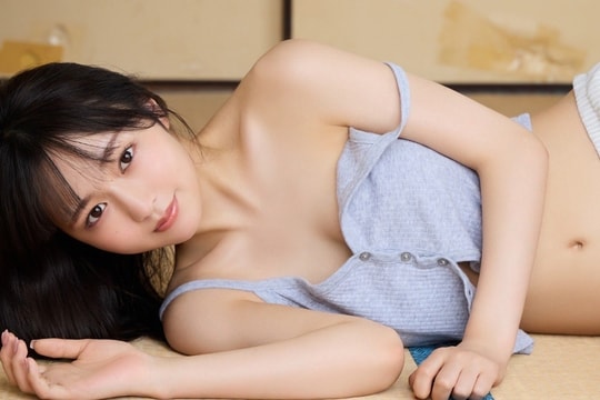 Nữ ca sĩ 19 tuổi bị đuổi khỏi nhóm vì rò rỉ ảnh thân mật với bạn trai