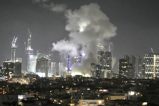 Houthi tuyên bố phóng tên lửa siêu thanh tấn công Israel