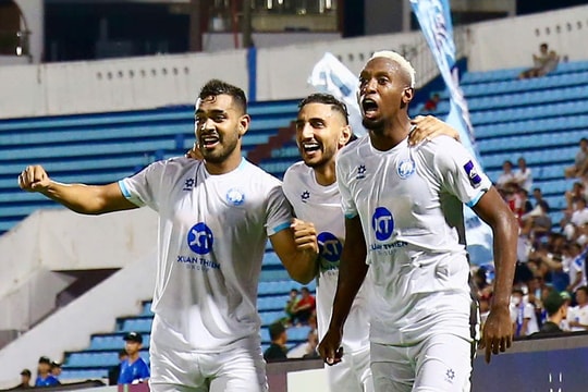 Đội hình 10 ngoại binh khoe sức mạnh, CLB Nam Định đánh bại đối thủ Thái Lan