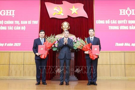 Công bố quyết định của Bộ Chính trị điều động, chỉ định 2 Phó Bí thư Tỉnh ủy Thanh Hóa