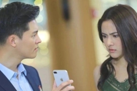 Nhận được tin nhắn "cầu xin" từ người lạ, bạn trai vội vã chia tay tôi