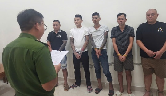 Nhóm người lạ mặt khống chế người đàn ông Trung Quốc đưa khỏi casino ở Đà Nẵng