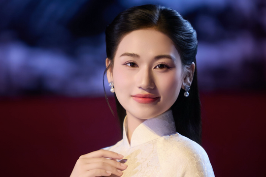 Nữ ca sĩ là trung uý, đóng phim giờ vàng VTV khiến khán giả rơi nước mắt