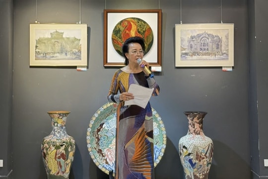 Triển lãm 'Thành phố mùa thu': Hội tụ sắc màu nhịp sống đô thị