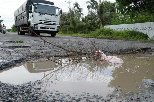 Quốc lộ 61 đoạn qua An Giang hư hỏng nặng