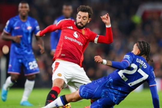 Quỷ đỏ dựa cả vào điểm tựa Old Trafford