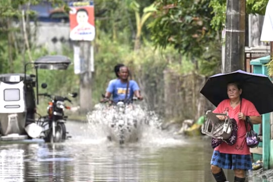 Siêu bão Ragasa sắp đổ bộ, Philippines và Đài Loan khẩn trương sơ tán người dân