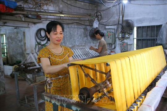 Sức sống mới tại làng nghề ươm tơ Cổ Chất