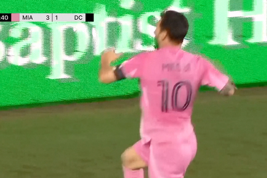 Video Messi lập cú đúp, vươn lên đứng đầu cuộc đua Chiếc giày Vàng ở Giải Nhà nghề Mỹ