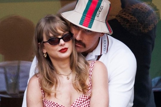 Taylor Swift choáng ngợp khi chuẩn bị cho lễ cưới