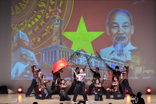 Ấn tượng đêm nghệ thuật của kiều bào tại Nhật Bản