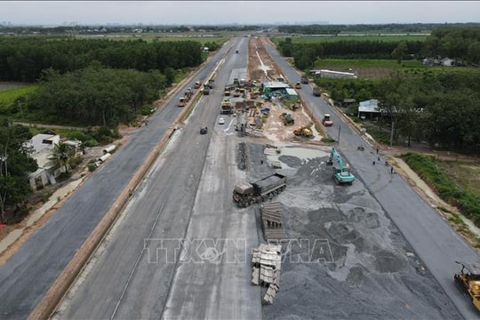 Phiên họp thứ 49 Ủy ban Thường vụ Quốc hội: Cần giải pháp quyết liệt, đẩy nhanh tiến độ giải ngân vốn đầu tư công