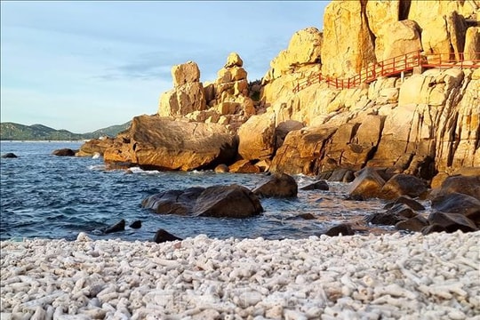 Khám phá Hang Rái - tuyệt tác thiên nhiên ở Vườn quốc gia Núi Chúa